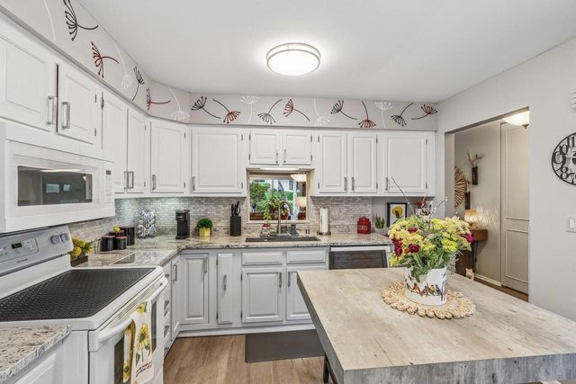 11013 Elder Tree COURT, Mequon, WI 53092