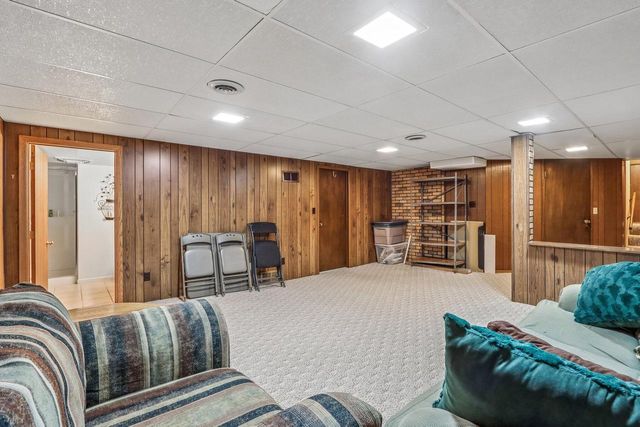 11013 Elder Tree COURT, Mequon, WI 53092
