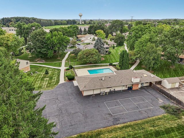 11013 Elder Tree COURT, Mequon, WI 53092