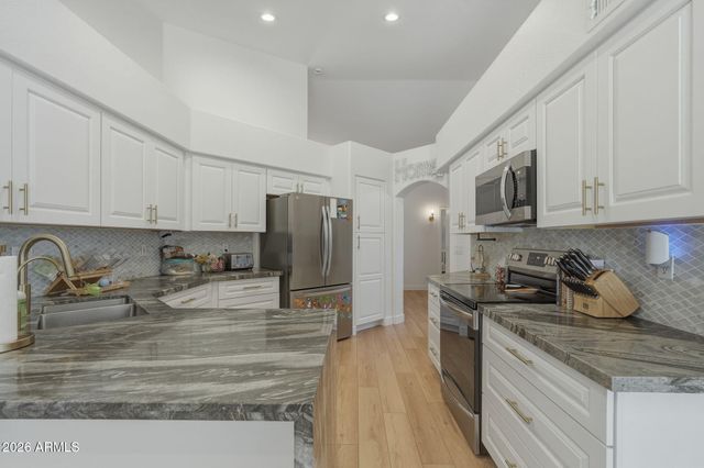 5823 W GARY Drive, Chandler, AZ 85226