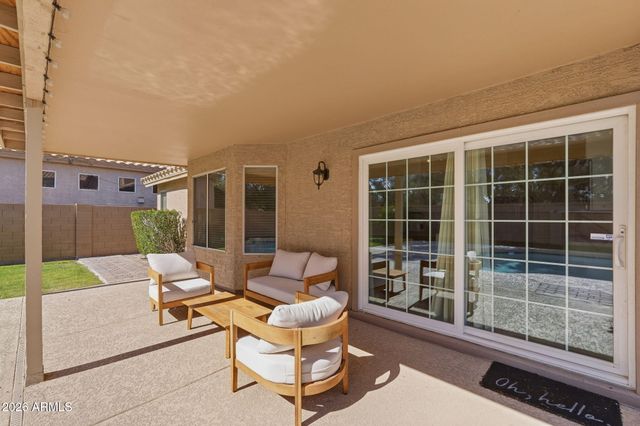 5823 W GARY Drive, Chandler, AZ 85226