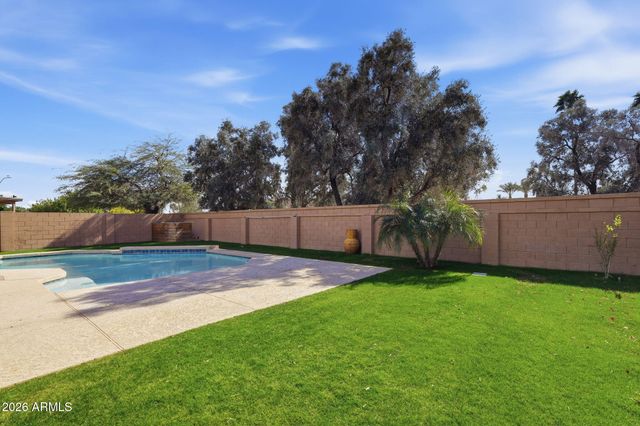 5823 W GARY Drive, Chandler, AZ 85226