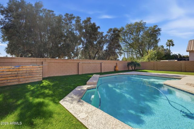 5823 W GARY Drive, Chandler, AZ 85226