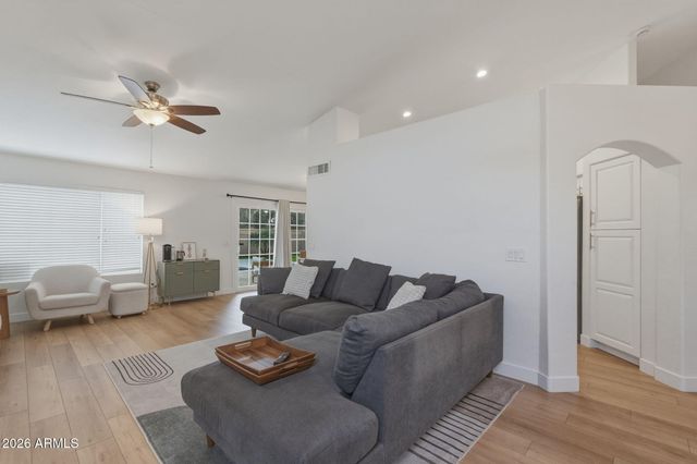 5823 W GARY Drive, Chandler, AZ 85226