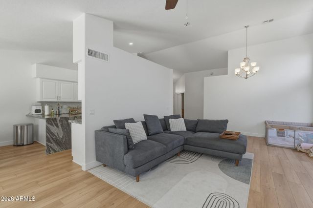 5823 W GARY Drive, Chandler, AZ 85226