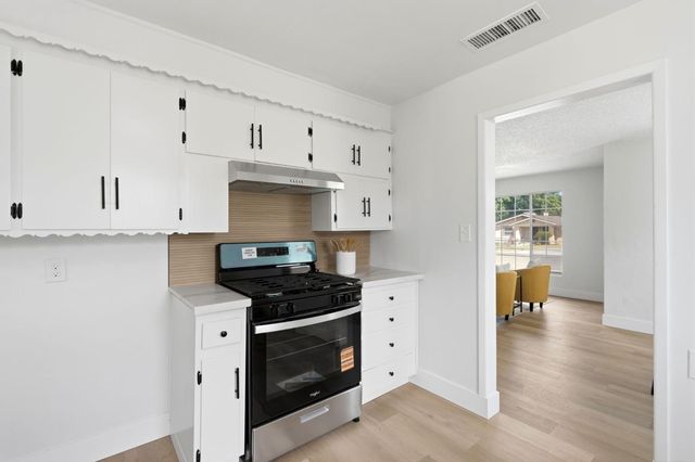 2486 S 10th Street, Fresno, CA 93725