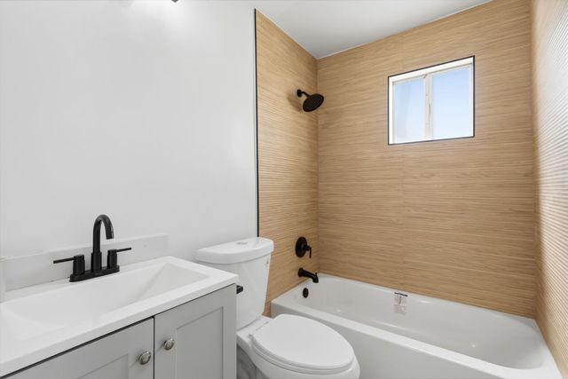 2486 S 10th Street, Fresno, CA 93725