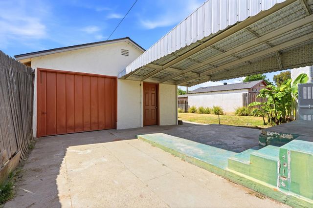 2486 S 10th Street, Fresno, CA 93725