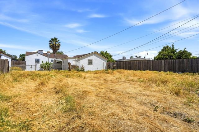 2486 S 10th Street, Fresno, CA 93725
