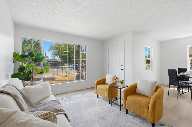 2486 S 10th Street, Fresno, CA 93725