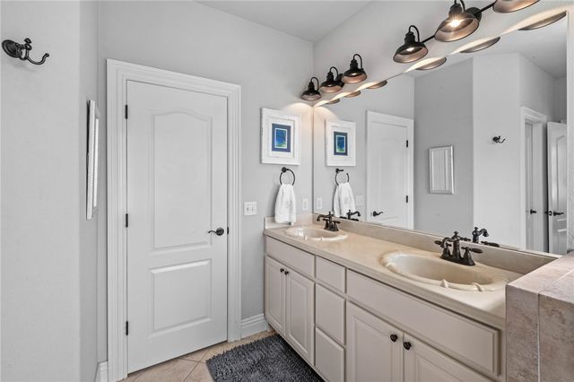 6116 Valley Forge Drive, Rogers, AR 72758