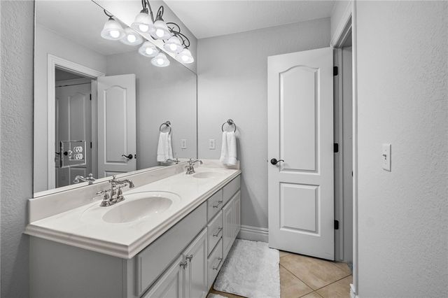 6116 Valley Forge Drive, Rogers, AR 72758