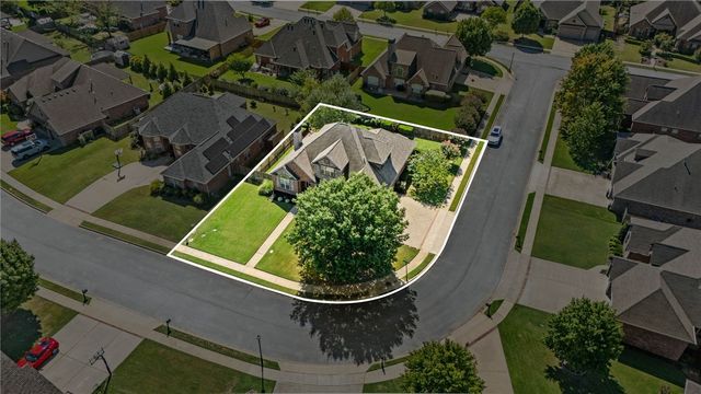 6116 Valley Forge Drive, Rogers, AR 72758
