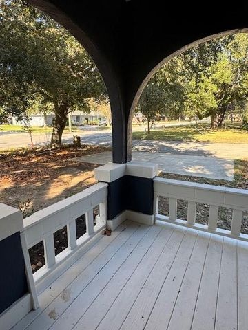 1616 N Travis Street, Liberty, TX 77575