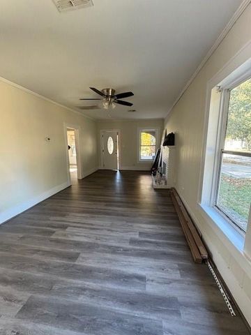 1616 N Travis Street, Liberty, TX 77575