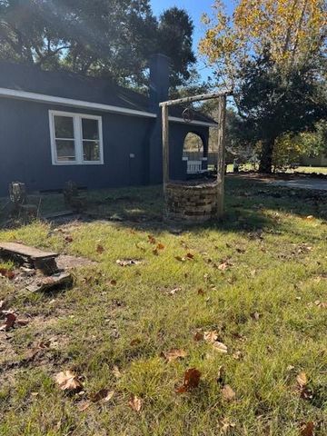 1616 N Travis Street, Liberty, TX 77575