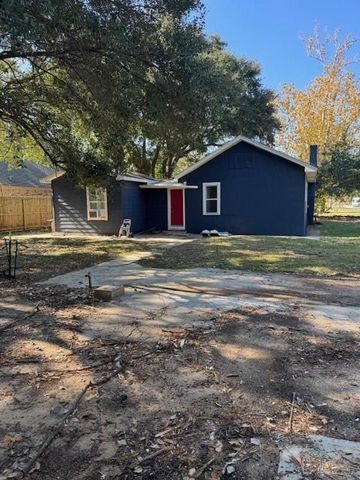 1616 N Travis Street, Liberty, TX 77575