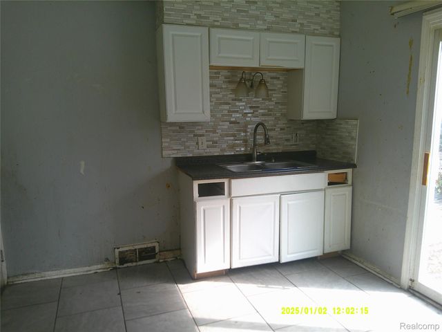 11710 Chatham, Detroit, MI 48239