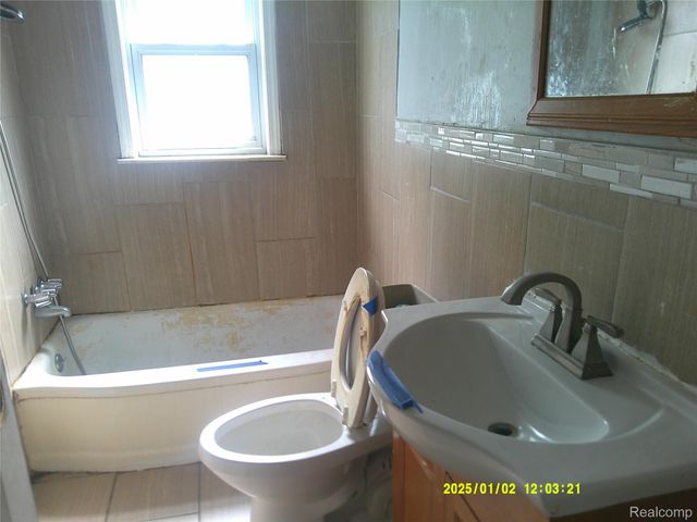 11710 Chatham, Detroit, MI 48239