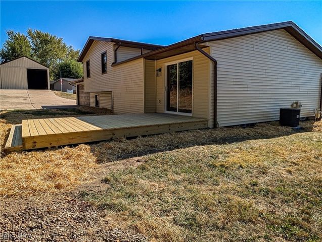 2840 Farmington Circle SW, Canton, OH 44706