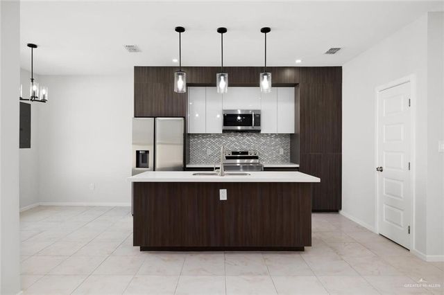 5407 N Crown Point, Pharr, TX 78577