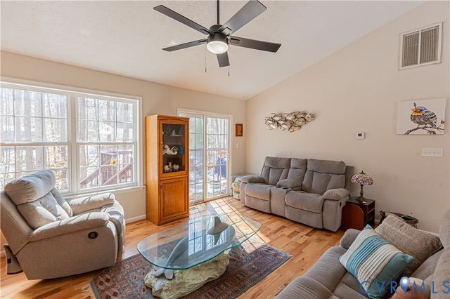 111 Ackerman Ln, Ruther Glen, VA 22546