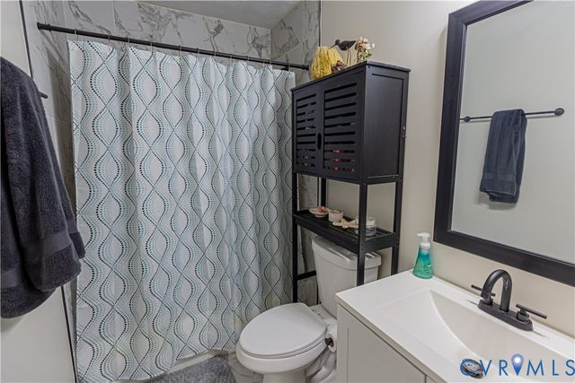 111 Ackerman Ln, Ruther Glen, VA 22546