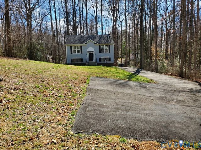 111 Ackerman Ln, Ruther Glen, VA 22546