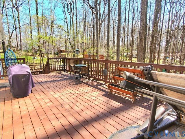 111 Ackerman Ln, Ruther Glen, VA 22546