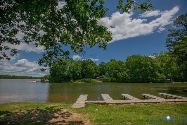111 Ackerman Ln, Ruther Glen, VA 22546