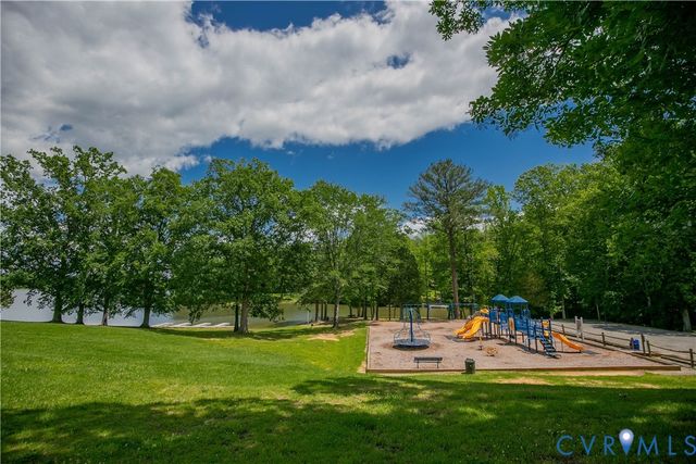 111 Ackerman Ln, Ruther Glen, VA 22546