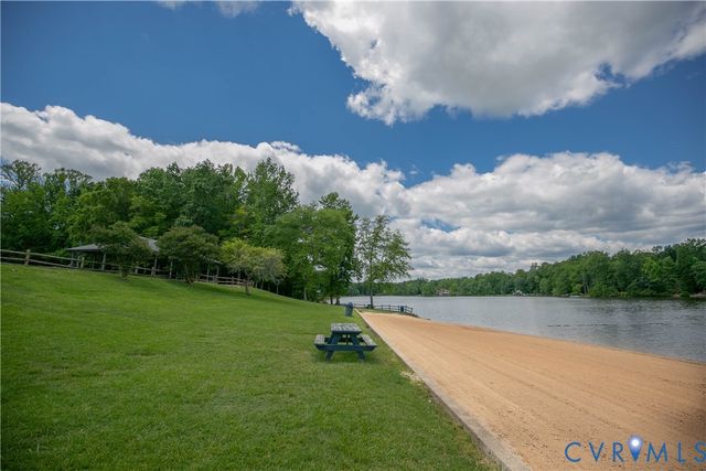 111 Ackerman Ln, Ruther Glen, VA 22546