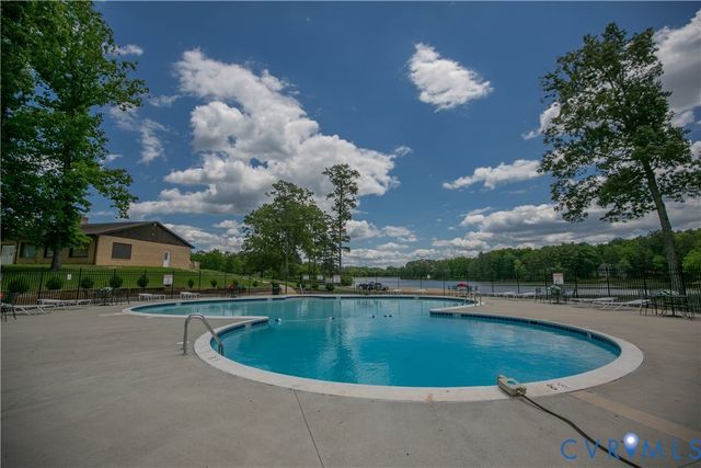 111 Ackerman Ln, Ruther Glen, VA 22546