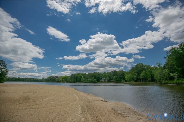 111 Ackerman Ln, Ruther Glen, VA 22546