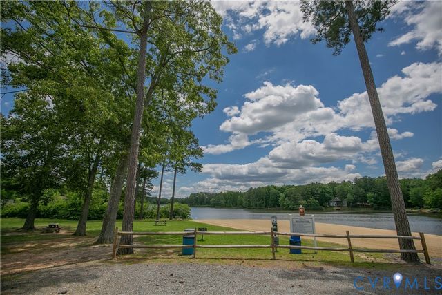 111 Ackerman Ln, Ruther Glen, VA 22546