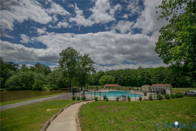 111 Ackerman Ln, Ruther Glen, VA 22546