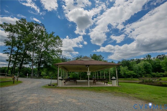 111 Ackerman Ln, Ruther Glen, VA 22546