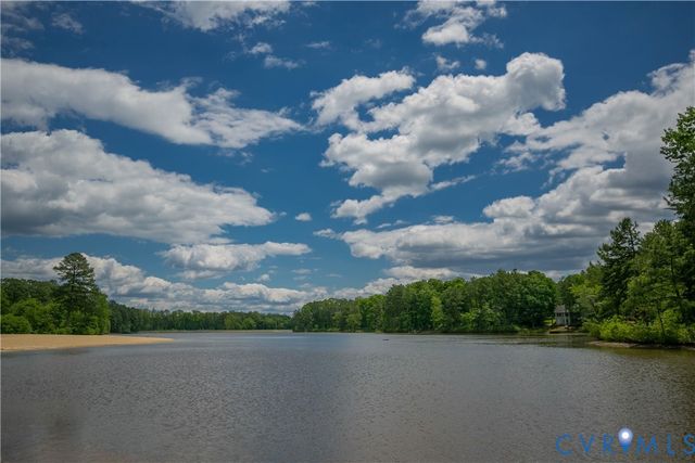 111 Ackerman Ln, Ruther Glen, VA 22546