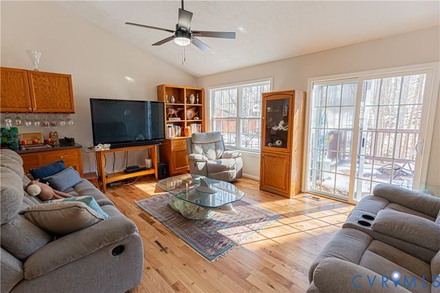 111 Ackerman Ln, Ruther Glen, VA 22546