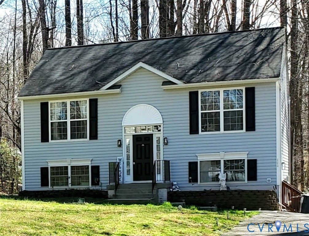 111 Ackerman Ln, Ruther Glen, VA 22546