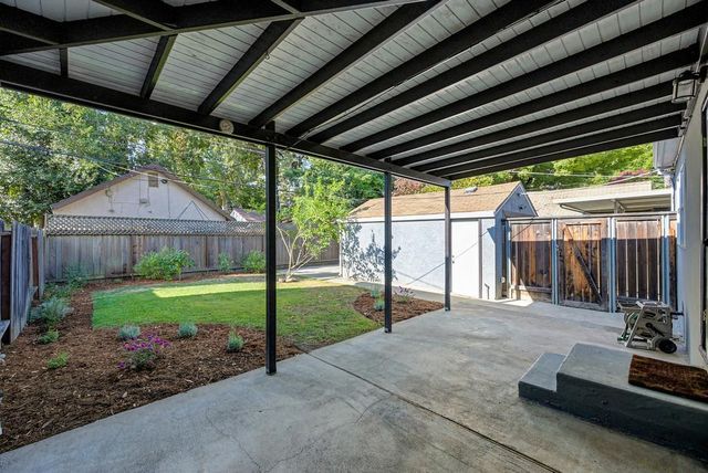 1940 Vallejo Way, Sacramento, CA 95818