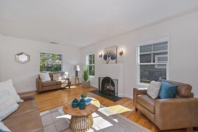 1940 Vallejo Way, Sacramento, CA 95818
