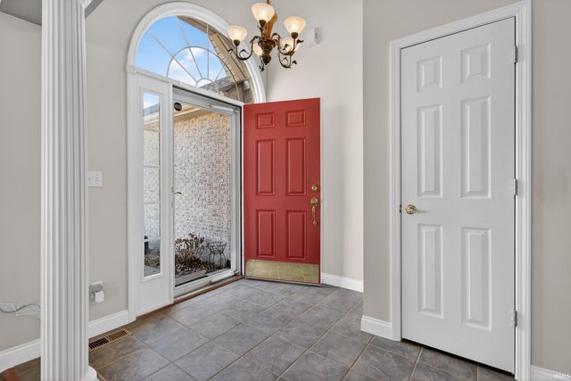 1838 HUNTERS COVE Circle, Kokomo, IN 46902