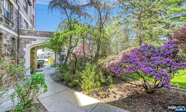 100 Palisade Avenue A12, Englewood, NJ 07631