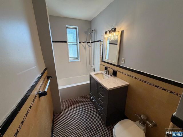 100 Palisade Avenue A12, Englewood, NJ 07631