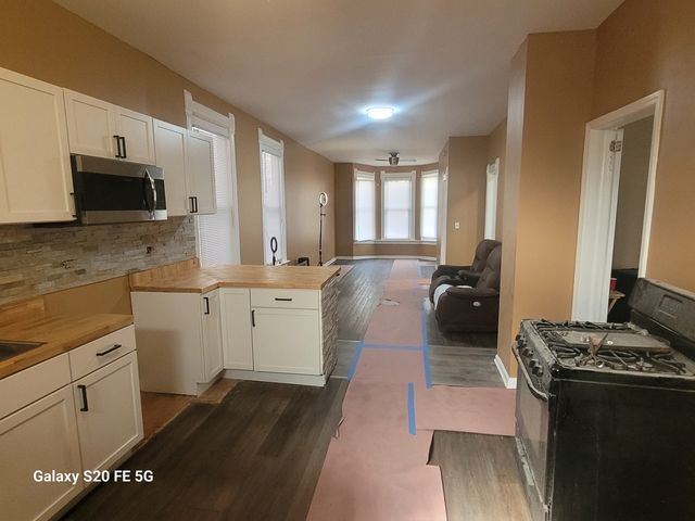 6953 S Loomis Boulevard, Chicago, IL 60636