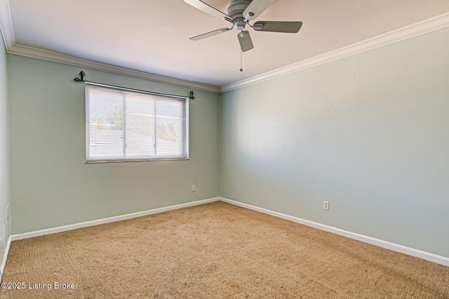 161 Thierman Ln 3E, Louisville, KY 40207