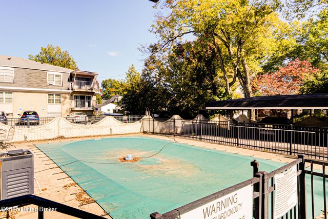 161 Thierman Ln 3E, Louisville, KY 40207