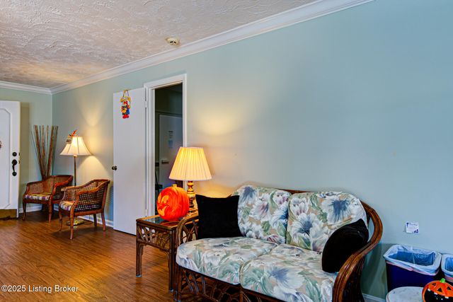 161 Thierman Ln 3E, Louisville, KY 40207