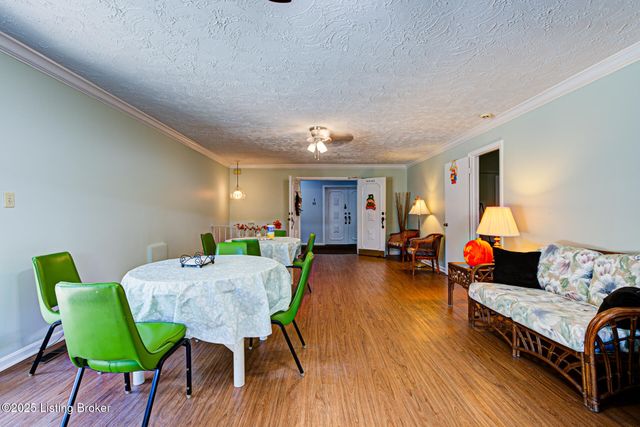 161 Thierman Ln 3E, Louisville, KY 40207